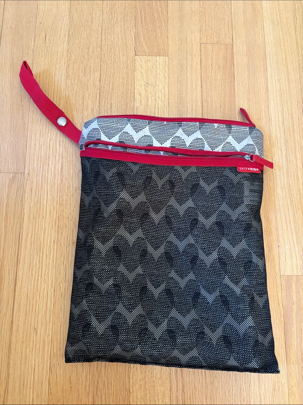 Skip Hop, hearts Mesh Wet Bag with Red Accents